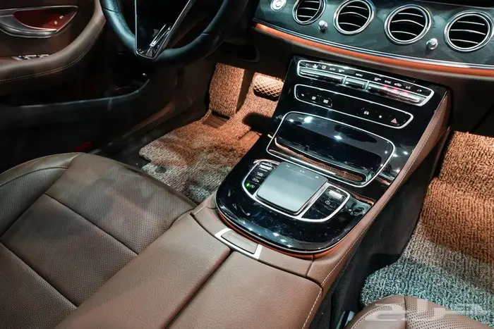 مرسيدس E350 موديل 2023 اسود ممشي 12 الف عرض خاص 13