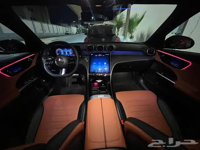 مرسيدس C 2024 AMG لون داخلي جملي وأسود ممشى قليل بودي وكالة 10