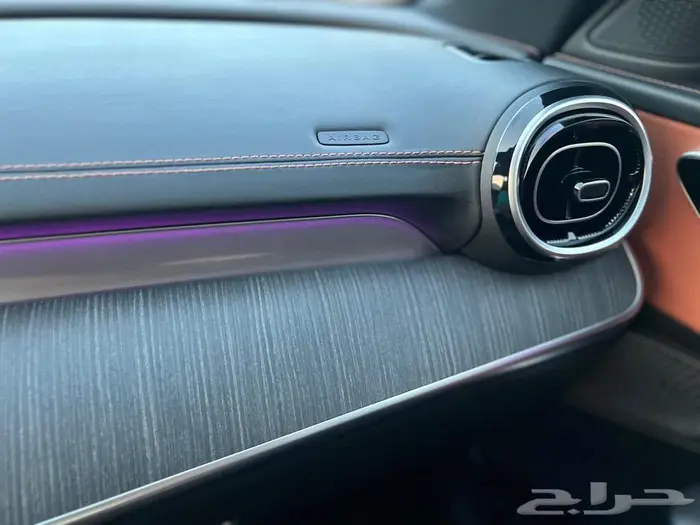 مرسيدس C 2024 AMG لون داخلي جملي وأسود ممشى قليل بودي وكالة 20