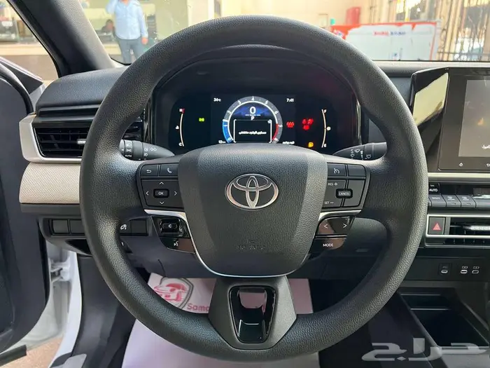 تويوتا كامري E ستاندر بنزين 2025 سعودي 7