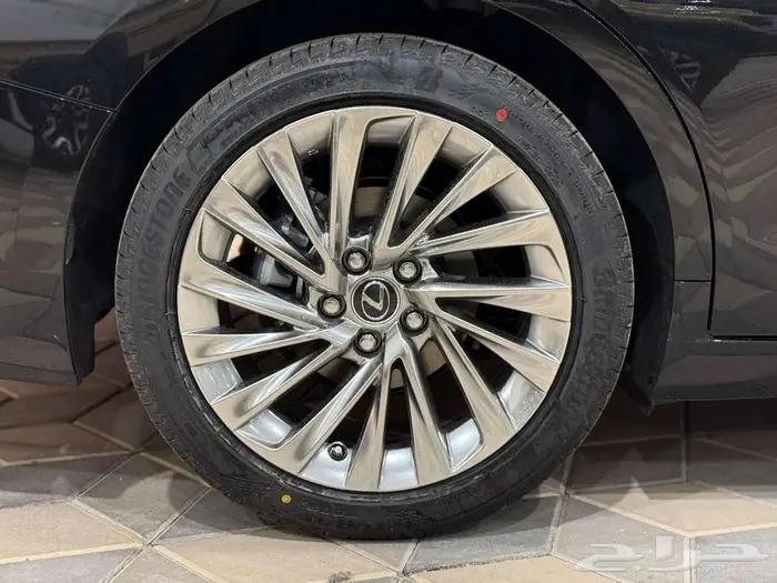 لكزس DDE350 كويتي 2025 تجمع بين الفخامه والاداء المميز 6