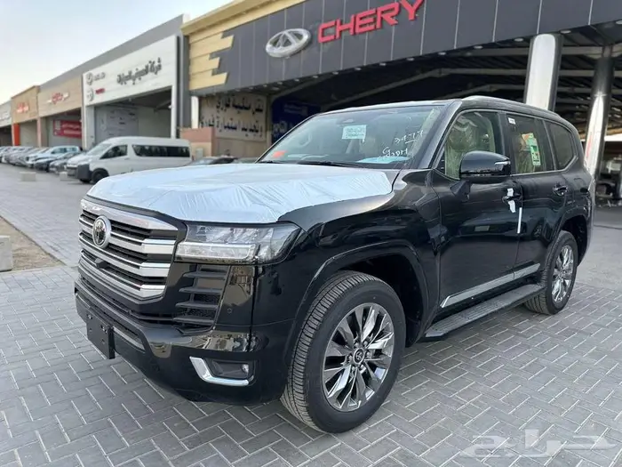 تويوتوا جي اكس ار رقم 4 بنزين - 2025 - عبد اللطيف جميل 2