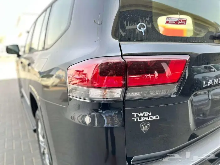 تويوتوا جي اكس ار رقم 4 بنزين - 2025 - عبد اللطيف جميل 5