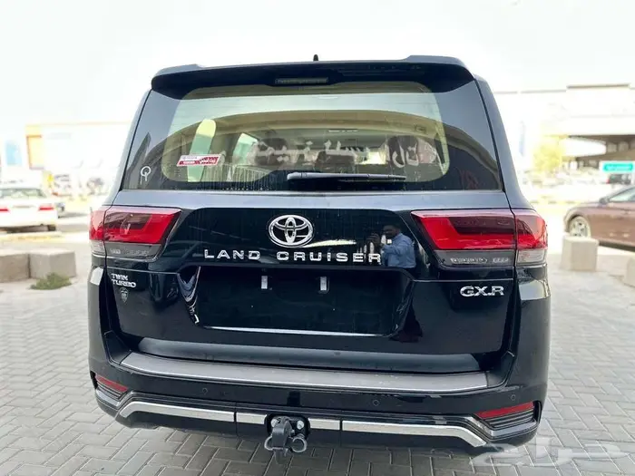 تويوتوا جي اكس ار رقم 4 بنزين - 2025 - عبد اللطيف جميل 6