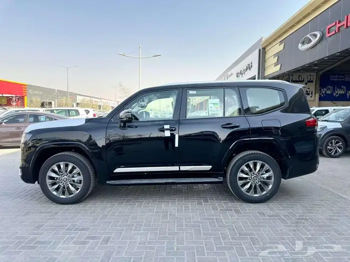 تويوتوا جي اكس ار رقم 4 بنزين - 2025 - عبد اللطيف جميل 4