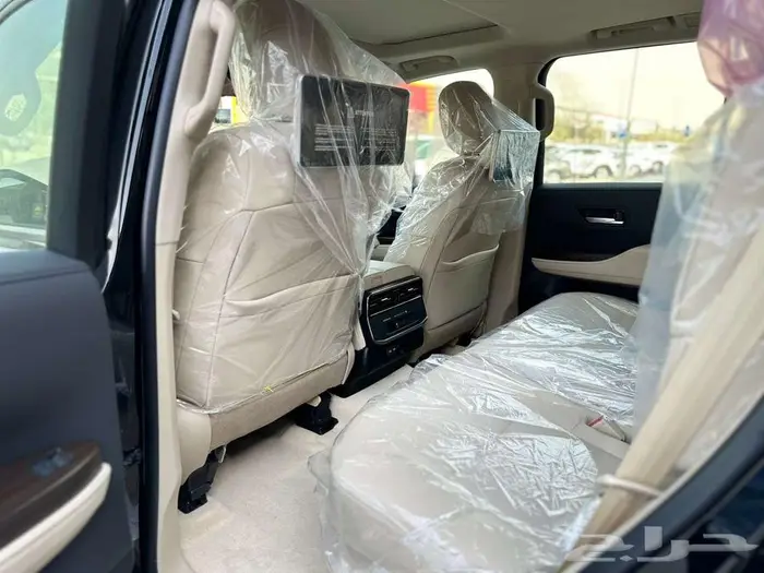 تويوتوا جي اكس ار رقم 4 بنزين - 2025 - عبد اللطيف جميل 8