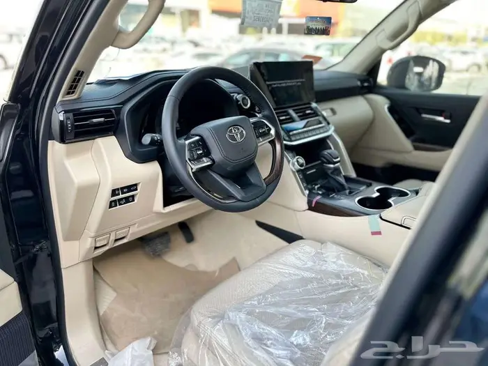 تويوتوا جي اكس ار رقم 4 بنزين - 2025 - عبد اللطيف جميل 11