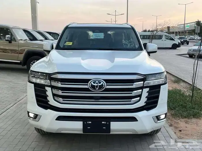 لاندكروزر GXR L4 بنزين 2025 بطاقة جمركية ( سعودي ) 2