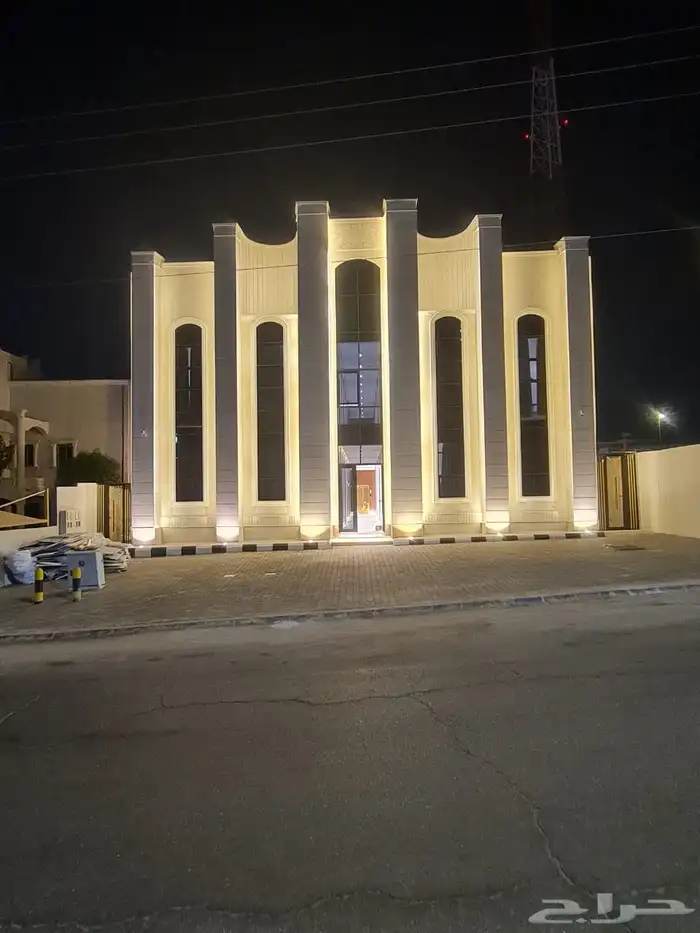 للبيع عمارة 22 شقة بحي البلدية حفرالباطن 1
