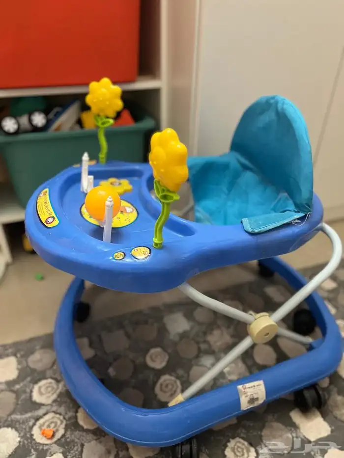 سرير وهزاز ومشايه حق اطفال 1