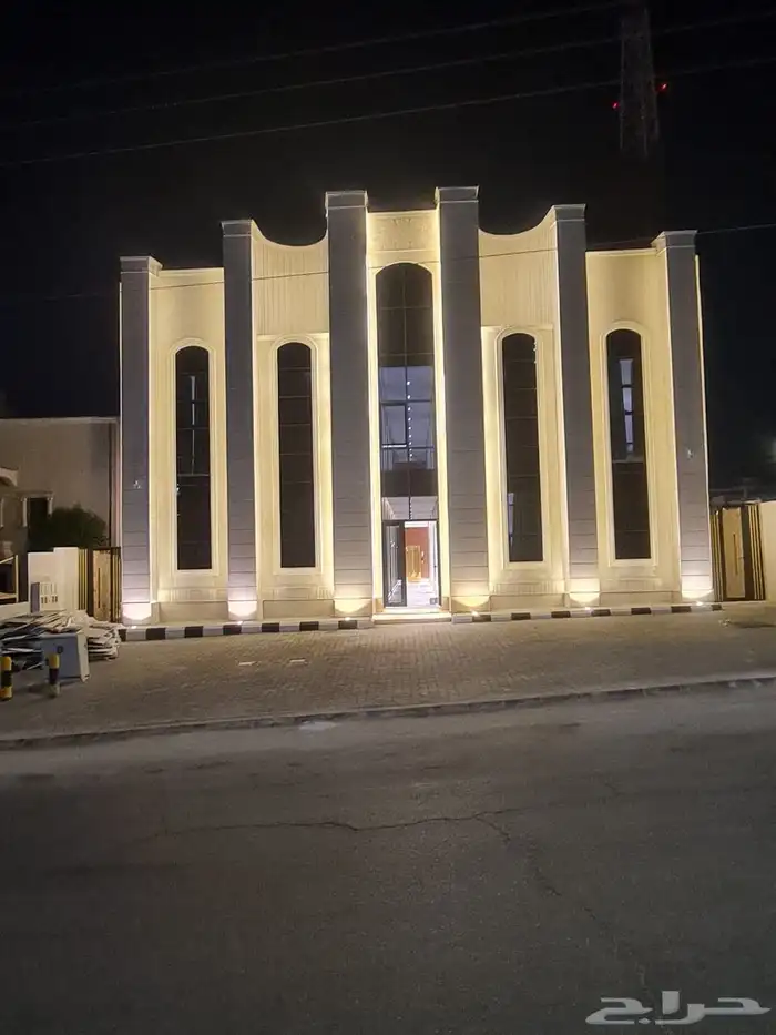للبيع عمارة 22 شقة بحي البلدية حفرالباطن 3