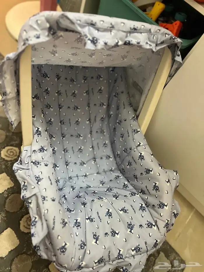 سرير وهزاز ومشايه حق اطفال 0