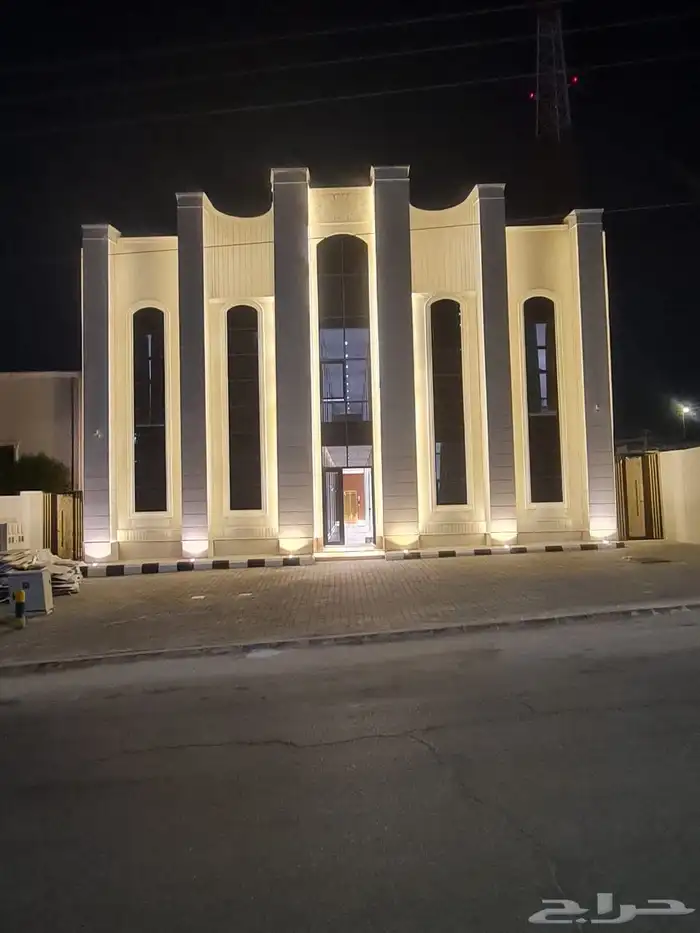 للبيع عمارة 22 شقة بحي البلدية حفرالباطن 2