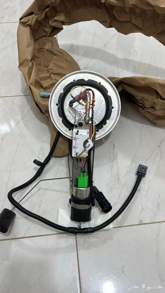 طرمبة بانزين فورد كراون فكتوريا 2011 3