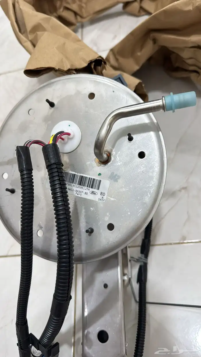 طرمبة بانزين فورد كراون فكتوريا 2011 4