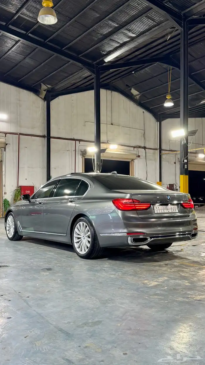 BMW LI اعلى فئة فل الفل 2018 8