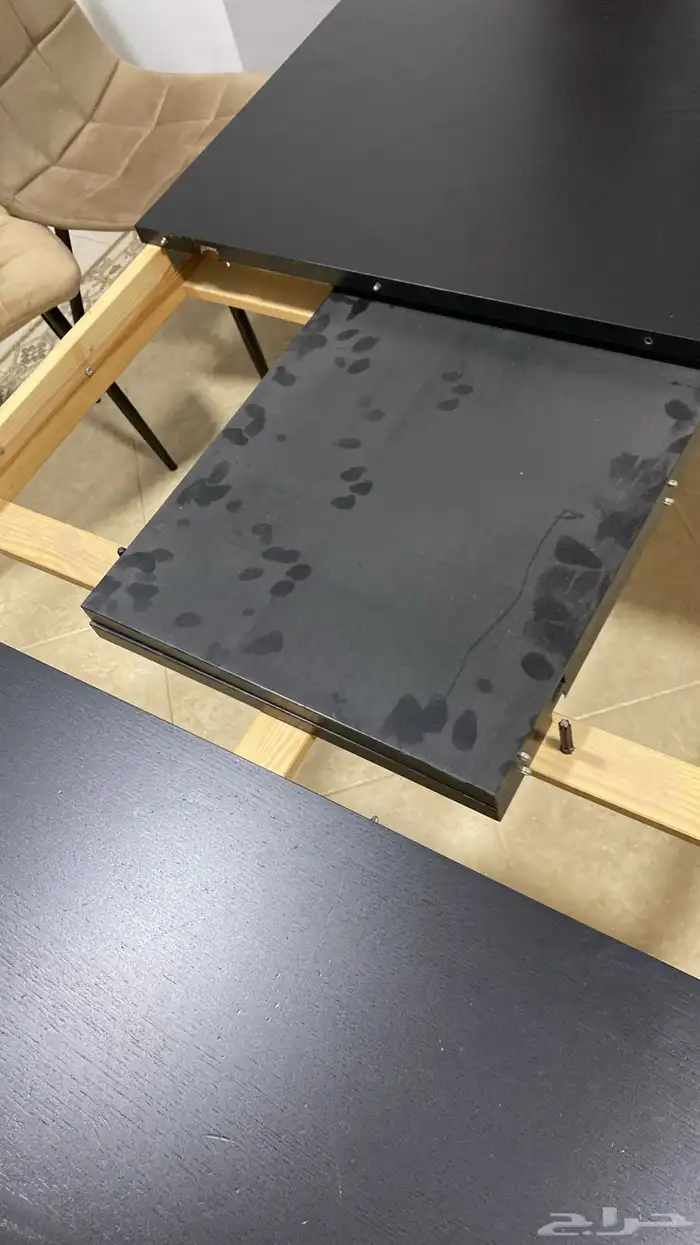 طاولة طعام للبيع (على السوم) 1