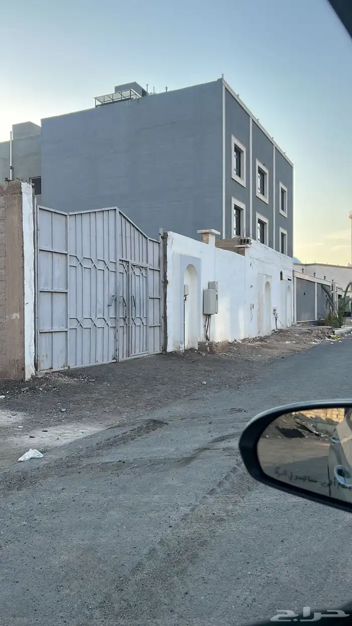 حوش الايجار مساحه 800 0
