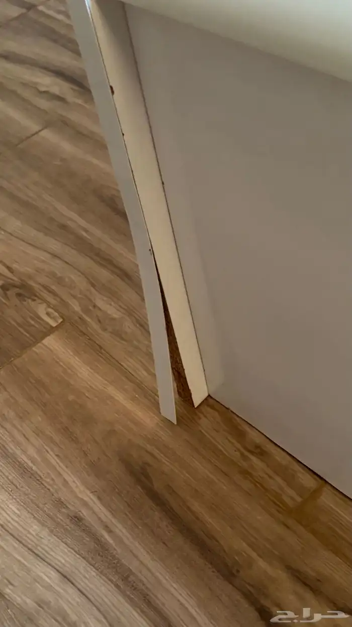 سرير مع مرتبه وطاولتين للبيع 7