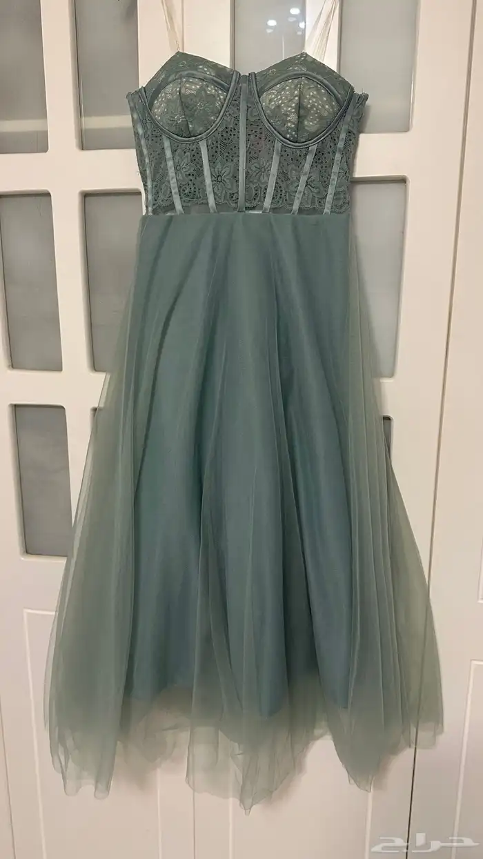 فساتين ب 50 s و xs الموقع جيزان 1