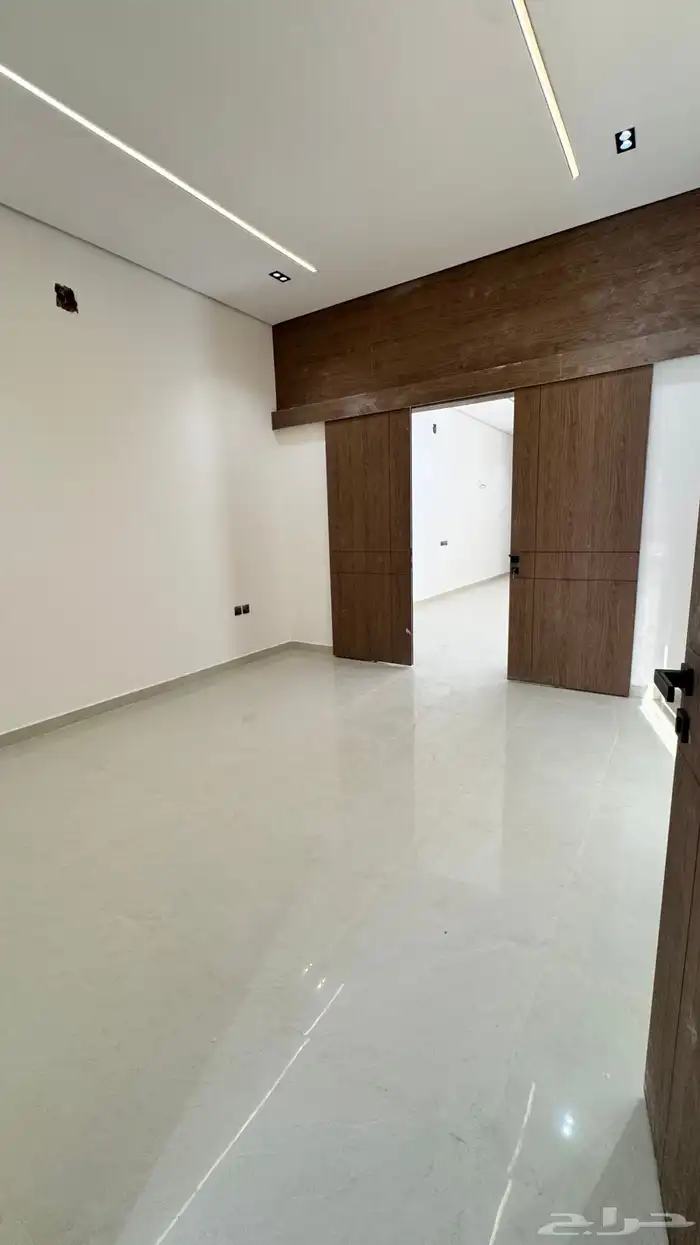 أدوار ارضيه مساحه واسعه جدا 420م 4 غرف نوم 9