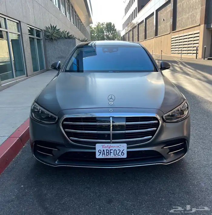 مرسيدس S500 موديل 2022 لون مميز 1