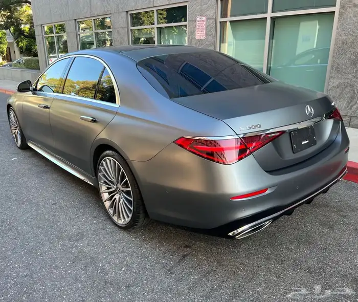 مرسيدس S500 موديل 2022 لون مميز 3