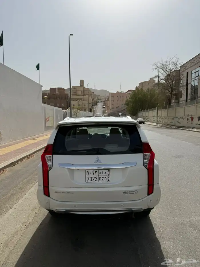 ميتسوبيشي مونتيري موديل 2019 عداد 81 الف فل كامل بودي بلد 4