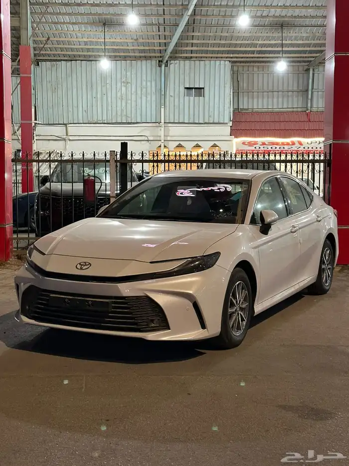 كامري ستاندر هايبرد 2025 بسعر 106.000 0