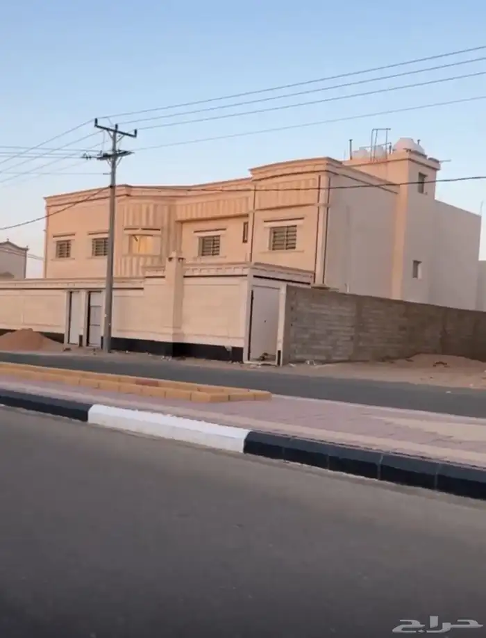 شقة دور ثاني للإجار الجدر الشرقي 14