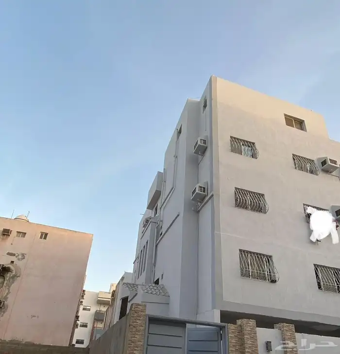 عمارة للبيع بحي البوادي 0
