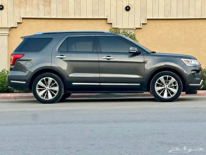 Ford Explorer limited 2018 v6 3