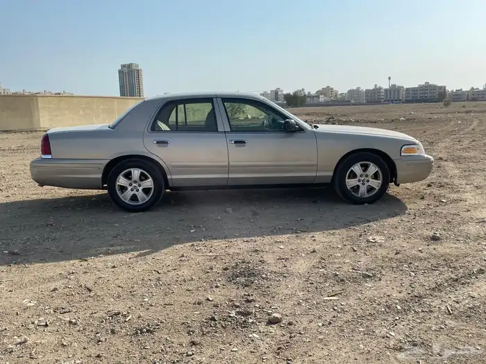 فورد كراون 5