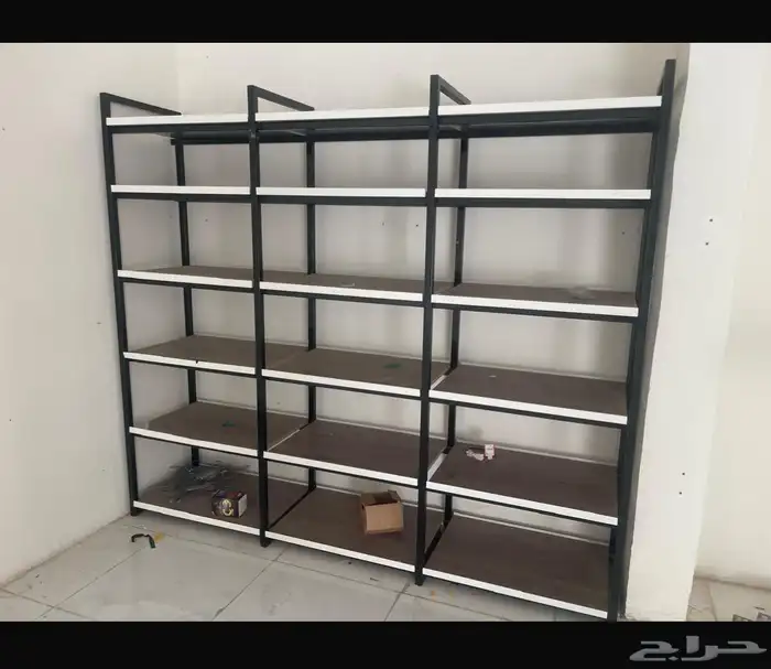 تم البيع   طاولة حديد ورفوف خشب طبرجل 0