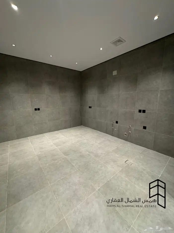 للبيع روف ارضي حي الصفا 5