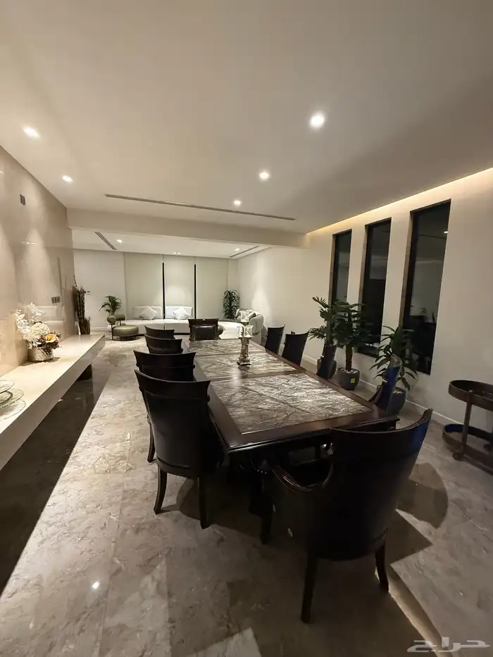 للبيع طاولة طعام مع بوفيه 10 كراسي 0