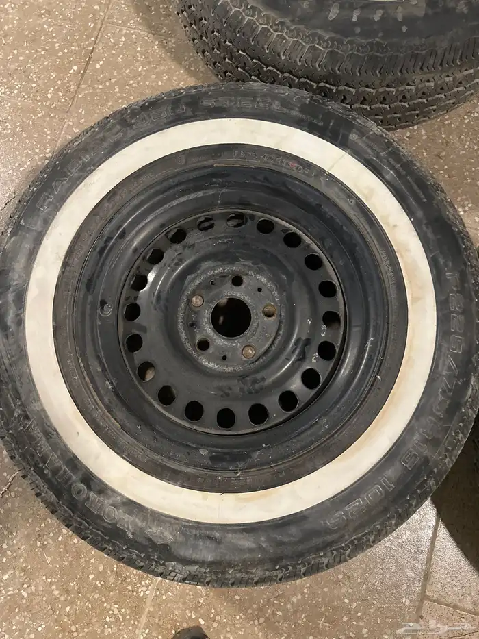 للبيع طقم كفر وجنوط هايلوكس 0