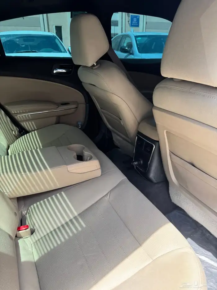 دودج تشارجر 2012  تم وضع الحد 36