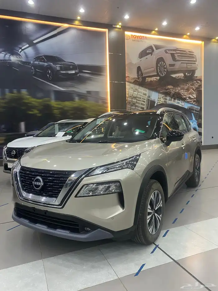 نيسان اكستريل SV بلس نص فل سقف اسود 2025 جديد اصفار 1
