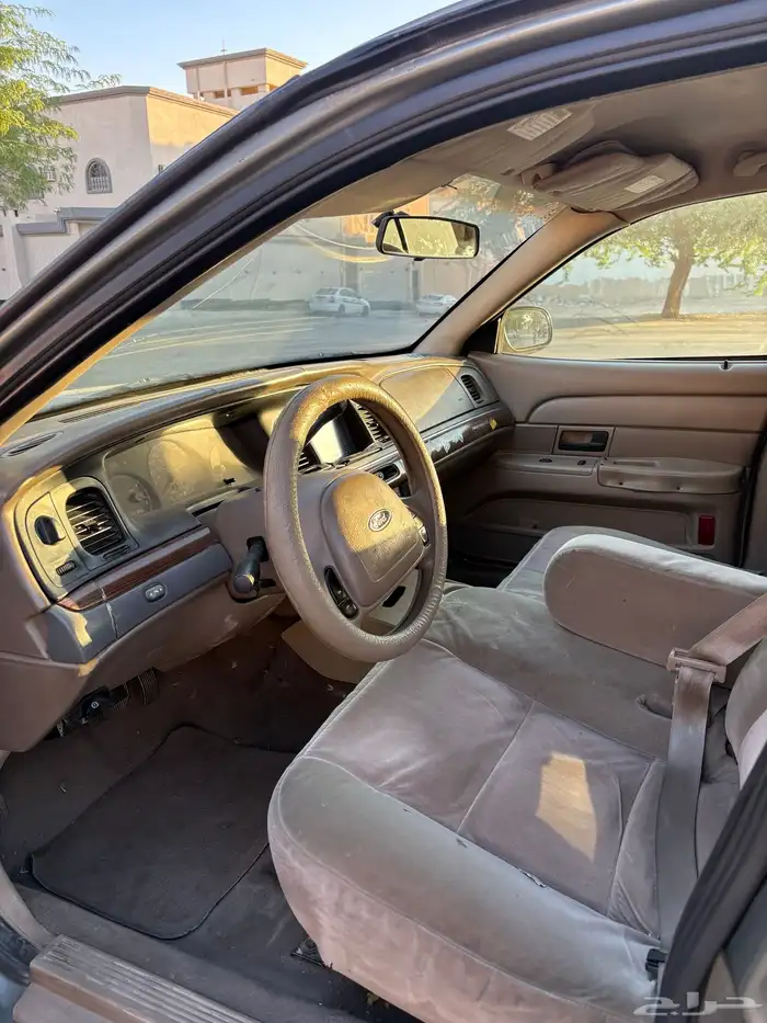 فورد كراون فيكتوريا 4