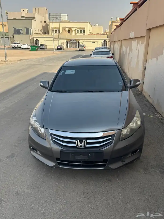 للبيع هوندا اكورد للبدل فقط 2
