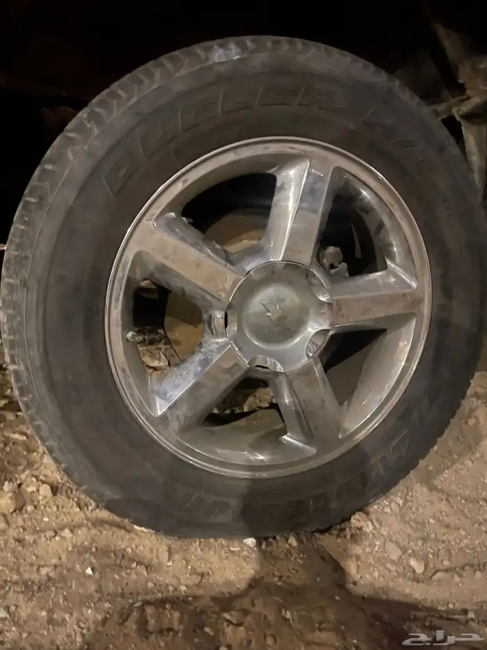 عدد 5 جنوط20 و 4 كفرات نظيفة تاهو 2009 9