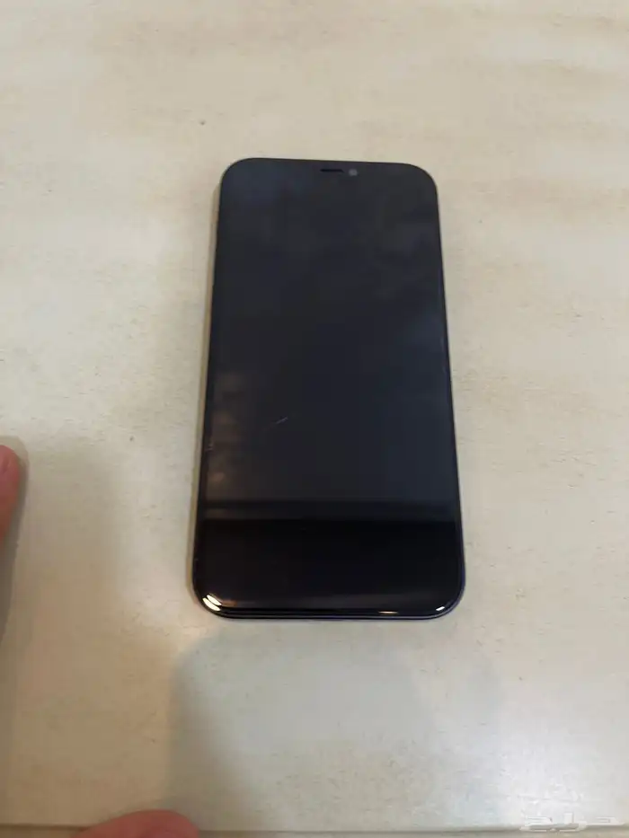 ايفن 12العادي مابه ولا كسر الكسر الموجود بالصوره شاشة حمايه 0