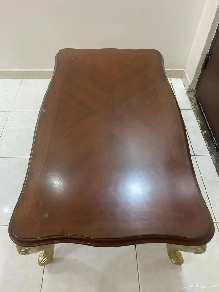 للبيع طاولتين وحده كبيره الثانيه وسط في حاله ممتازه 0