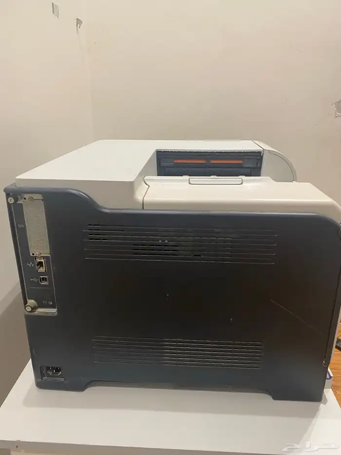 طابعة hp موديل 3525 ليزر 4 ألوان بحالة جيدة جدا 3