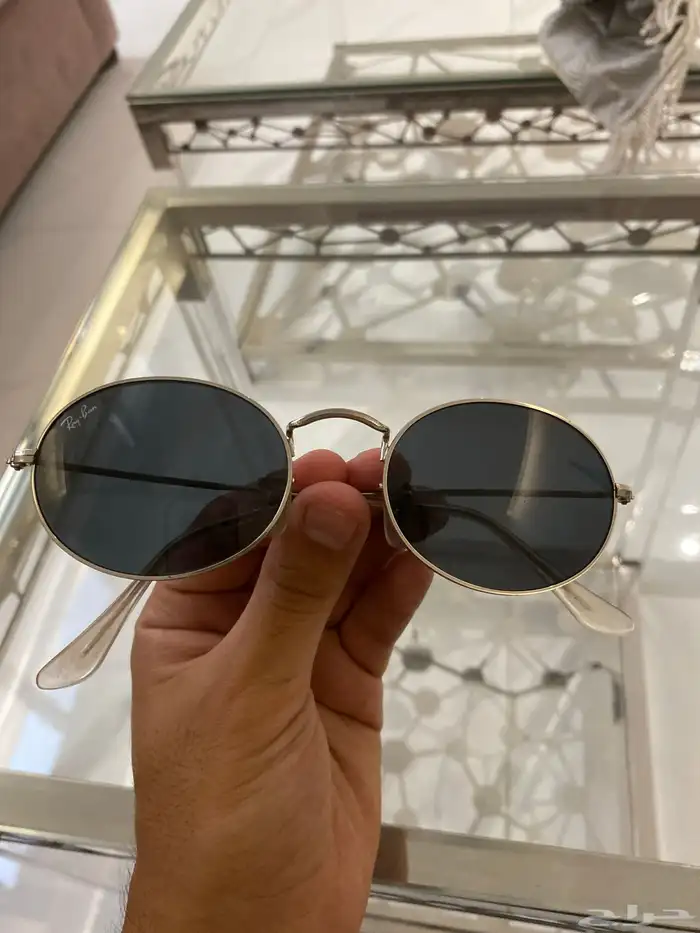 نظارة شمسية للبيع (Rayban اصلية) 1
