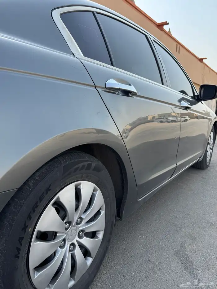 للبيع هوندا اكورد للبدل فقط 3