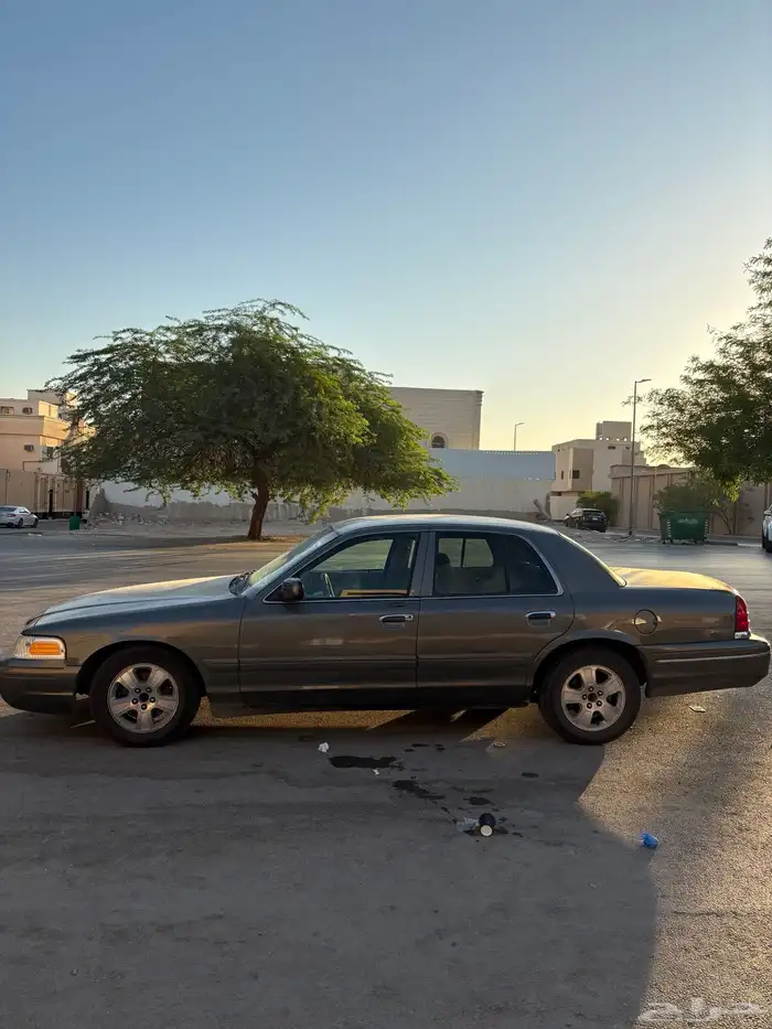 فورد كراون فيكتوريا 1