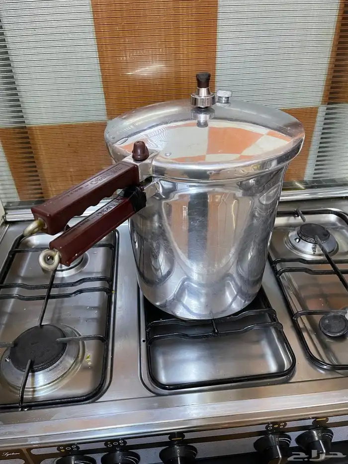 قدور ظغط واحد واثنين مقاس 9 نظيفه جدا 8