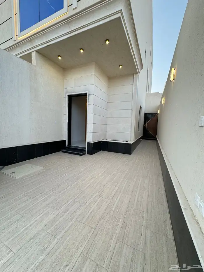 للبيع ادوار مدخل سيارة من المالك مباشره 1